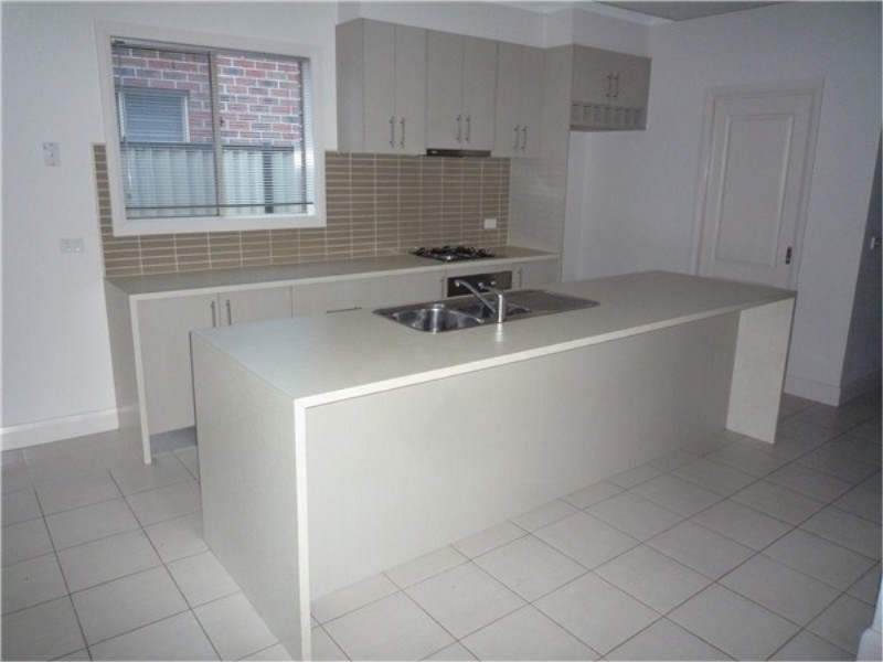 2 / 34 McBurnie Drive, Kurunjang VIC 3337