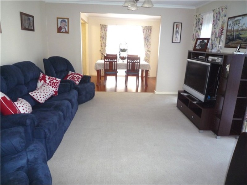 3 Burleigh Road, Melton VIC 3337