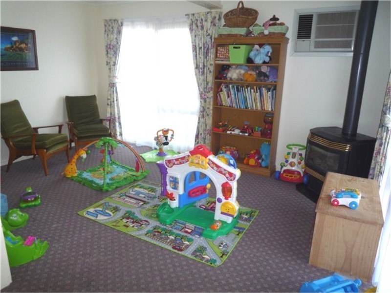 3 Burleigh Road, Melton VIC 3337