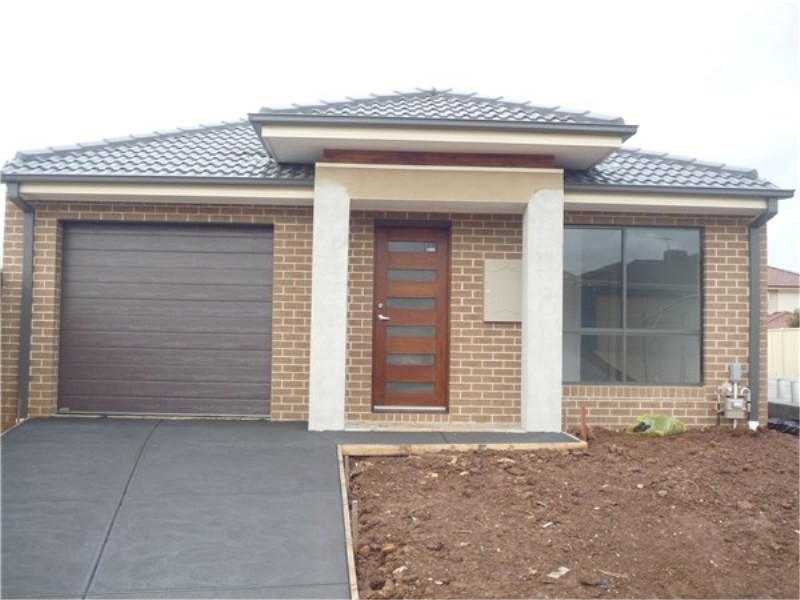 32 Paul Harris Drive, Melton West VIC 3337