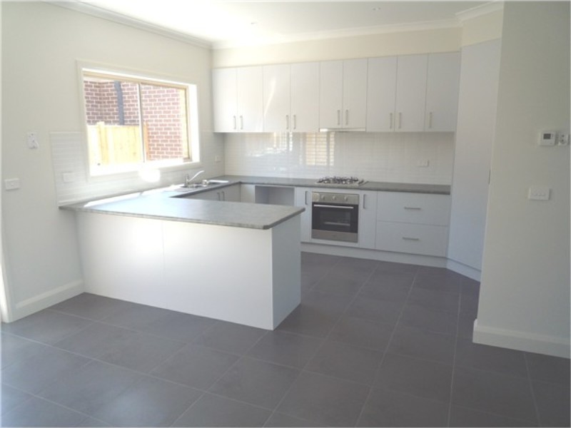 1 / 28 Turpentine Road, Brookfield VIC 3338