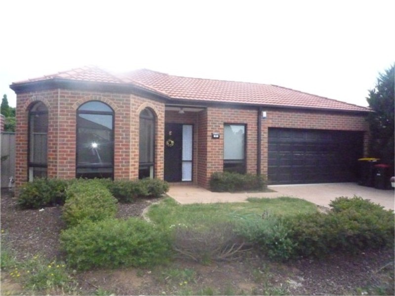 6 Bellfield Avenue, Caroline Springs VIC 3023