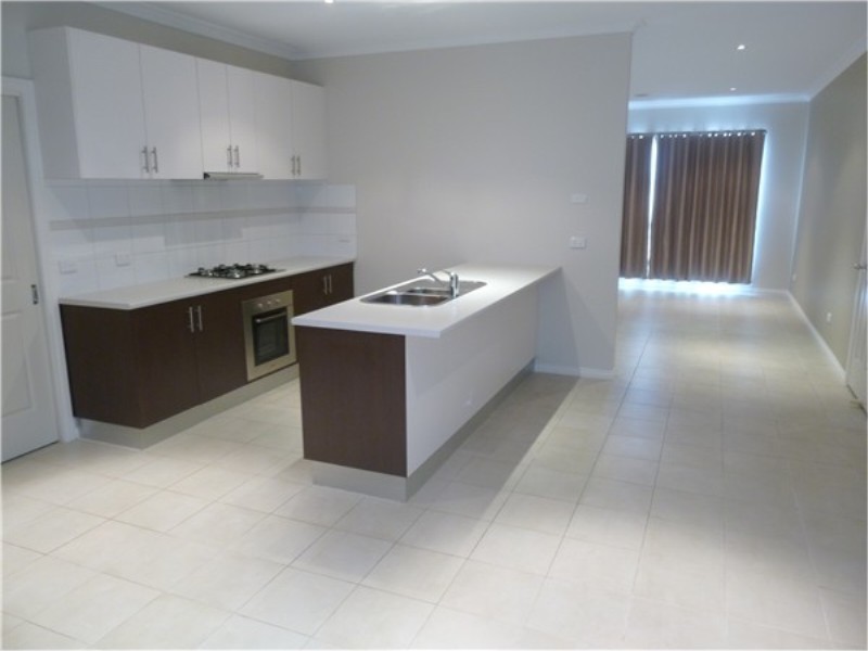 7 Greenhills Drive, Kurunjang VIC 3337