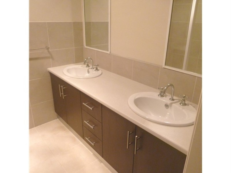 7 Greenhills Drive, Kurunjang VIC 3337