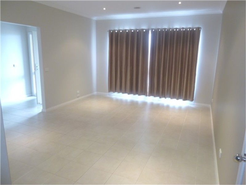 7 Greenhills Drive, Kurunjang VIC 3337