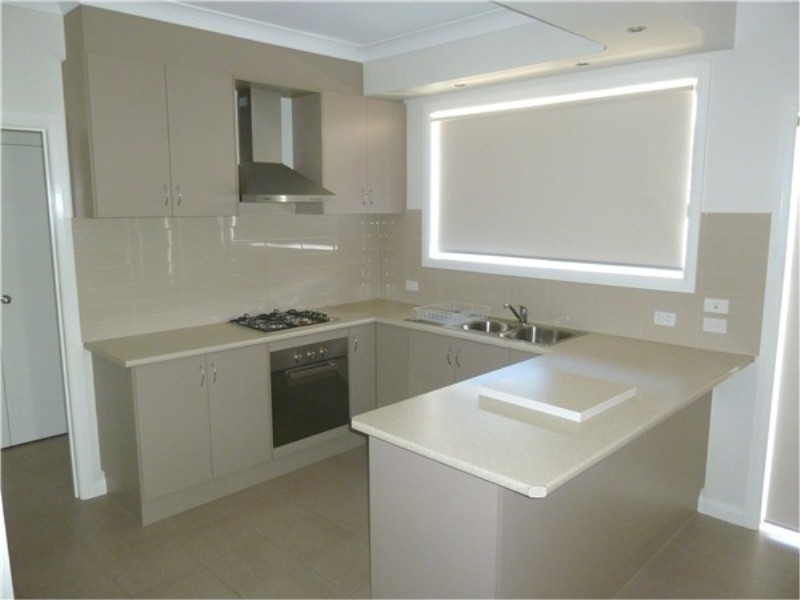 2 / 131 Dalray Crescent, Kurunjang VIC 3337