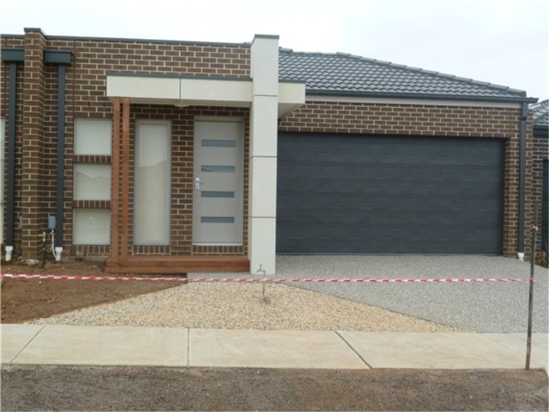 13 Stacey Court, Melton West VIC 3337