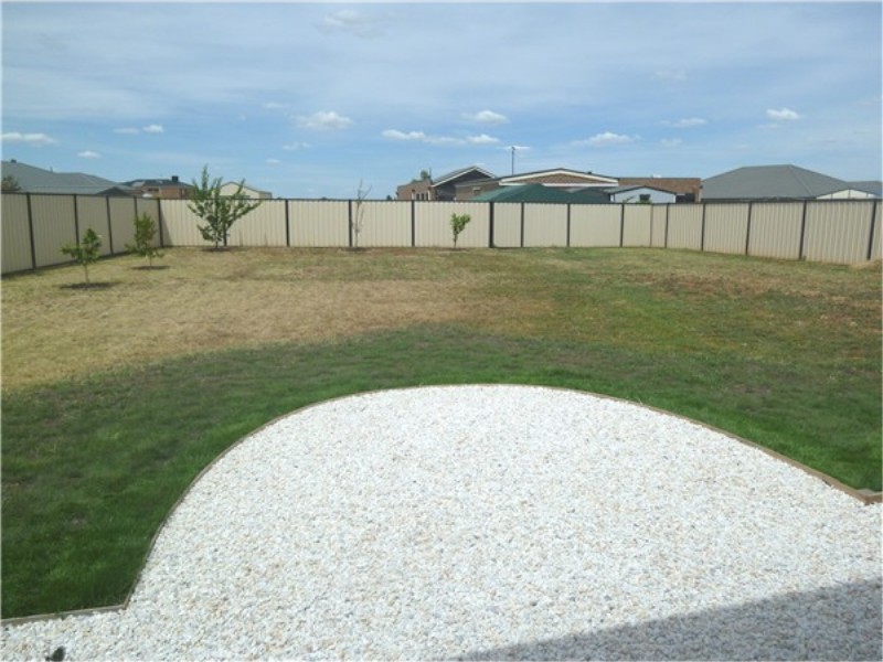 28 Archer Drive, Kurunjang VIC 3337