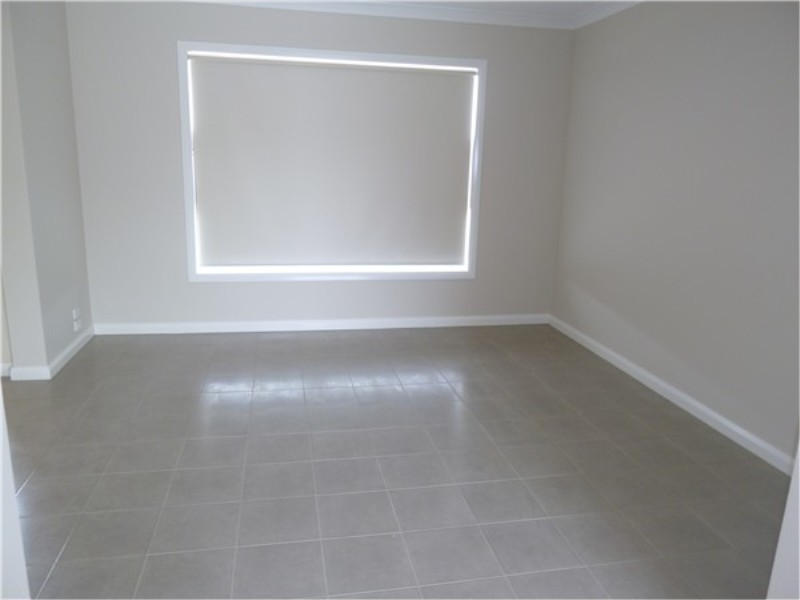 2 / 28 Stringybark Avenue, Brookfield VIC 3338