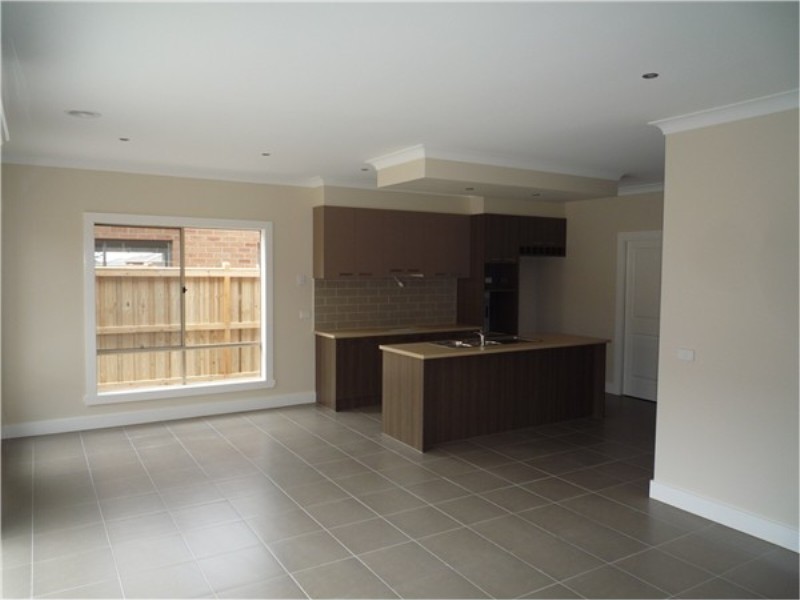 16 Acumin Street, Brookfield VIC 3338