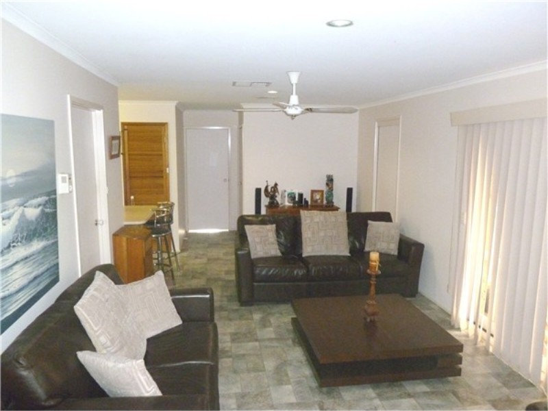 2 Strachan Place, Melton South VIC 3338