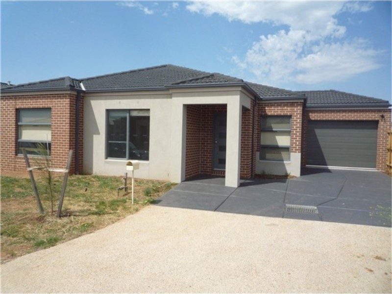 2 / 56 Barleygrass Crescent, Brookfield VIC 3338