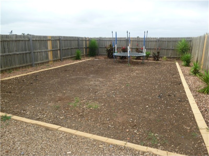 15 Caitlyn Drive, Melton West VIC 3337