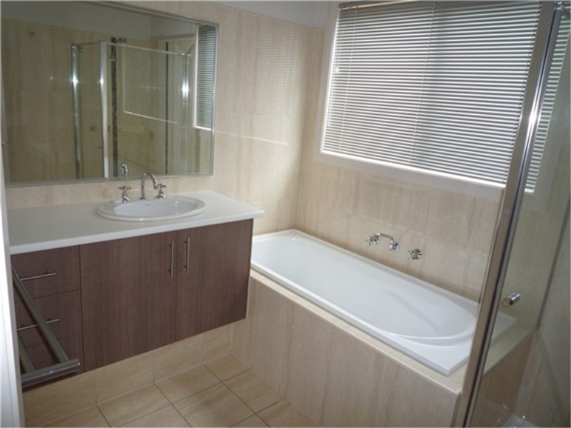 2 / 6 Alex Court, Kurunjang VIC 3337