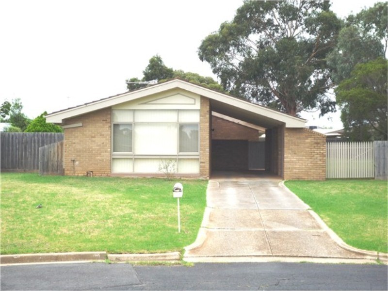 3 Wyatt Place, Melton West VIC 3337