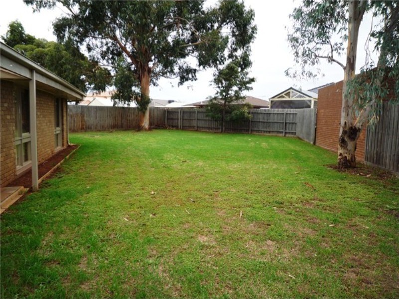 3 Wyatt Place, Melton West VIC 3337
