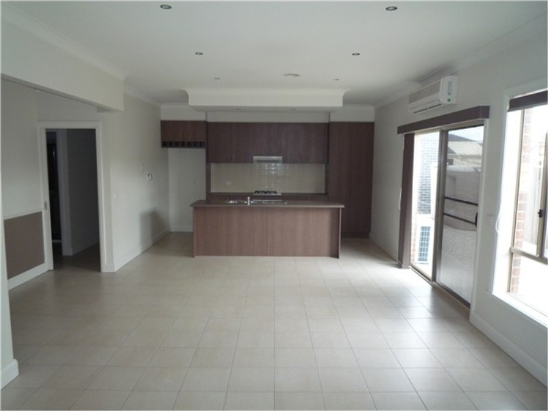 3 / 12 Haywood Grove, Melton West VIC 3337