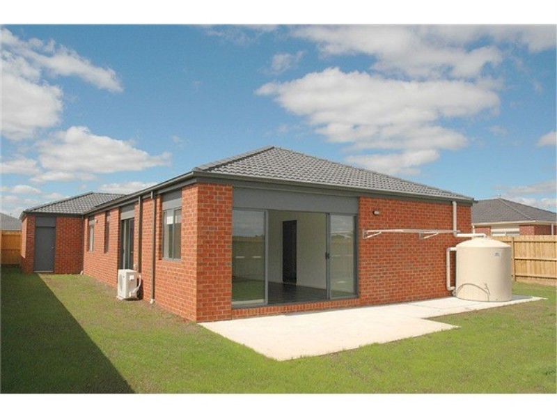 16 Stockwell Street, Melton South VIC 3338