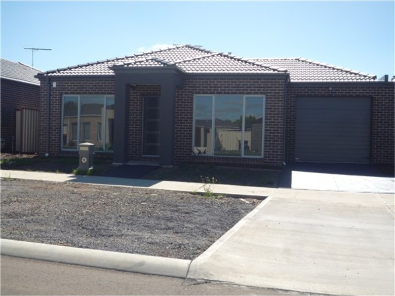 2 Fisburn Grove, Melton West VIC 3337