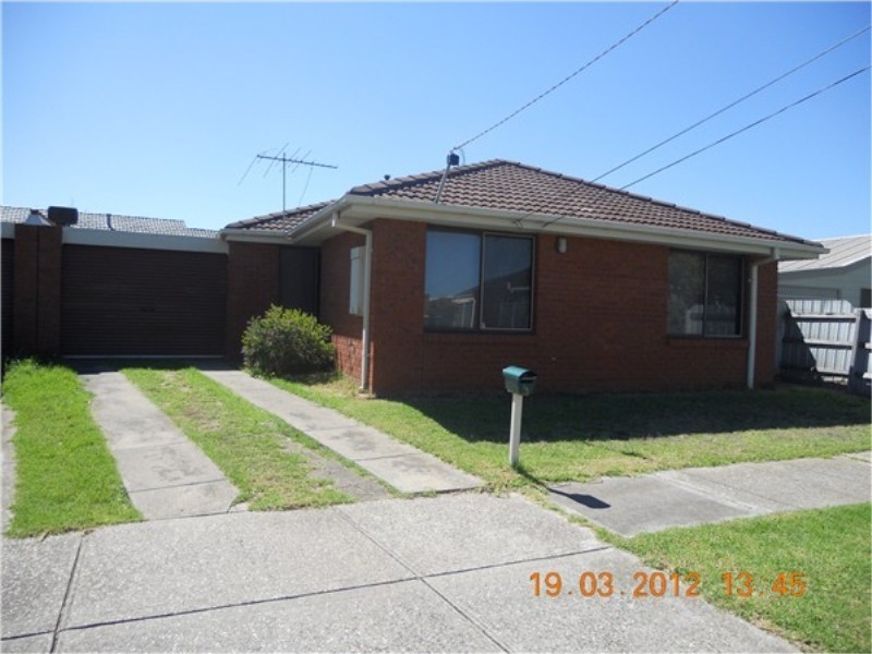 2 Campbell Avenue, Deer Park VIC 3023