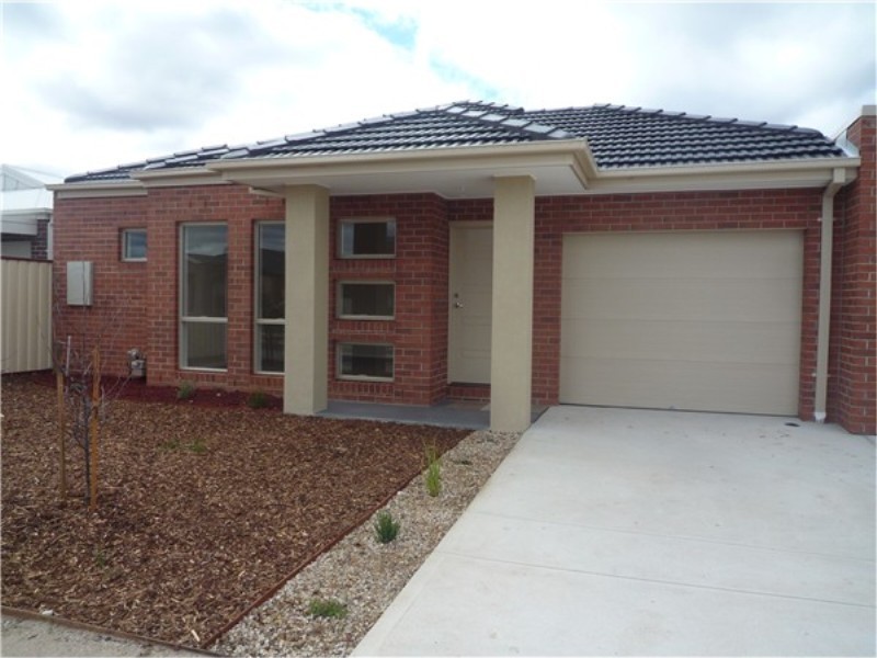 1 / 14 Pangbourne Avenue, Melton West VIC 3337