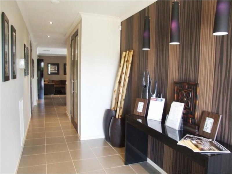 5 Arnolds Creek Blvd, Melton West VIC 3337