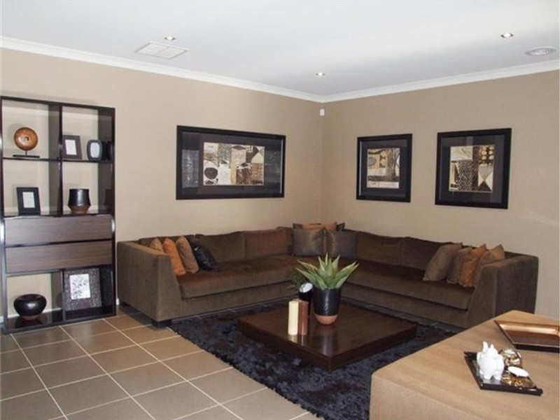 5 Arnolds Creek Blvd, Melton West VIC 3337