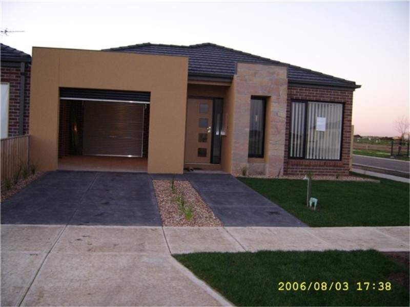 13 Garnet Way, Taylors Hill VIC 3037