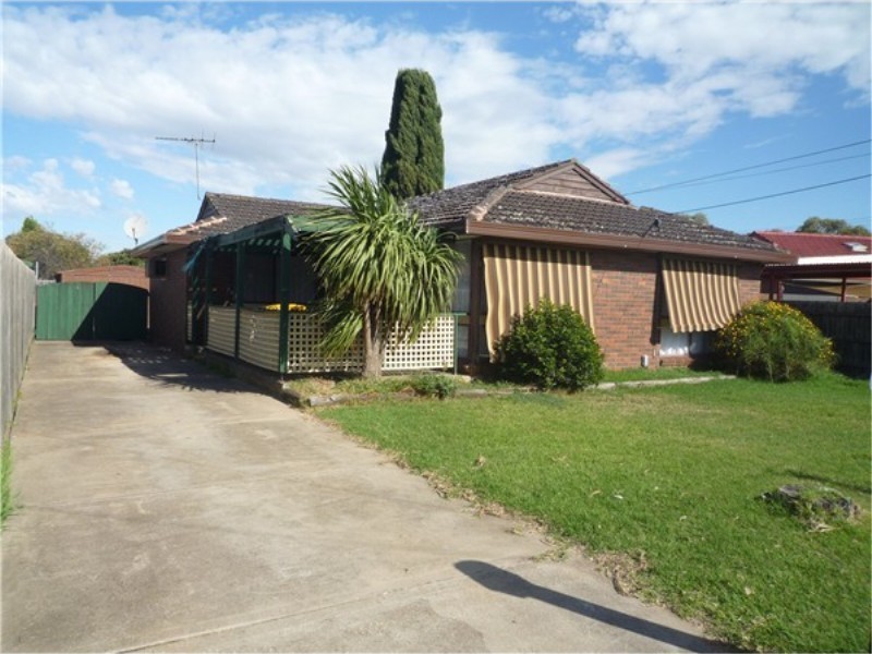 11 Leggatt Street, Melton South VIC 3338