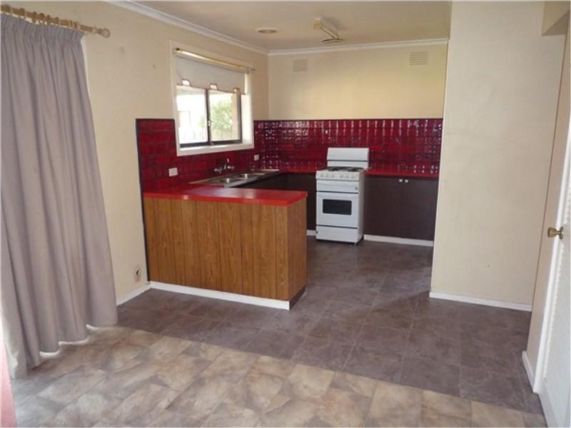 11 Leggatt Street, Melton South VIC 3338