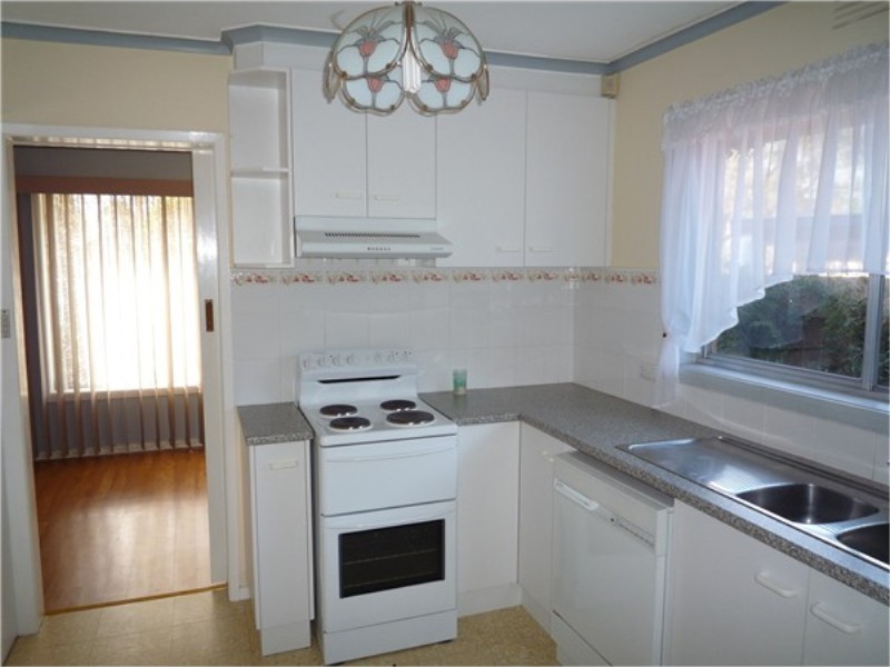 11 Murray Street, Melton South VIC 3338