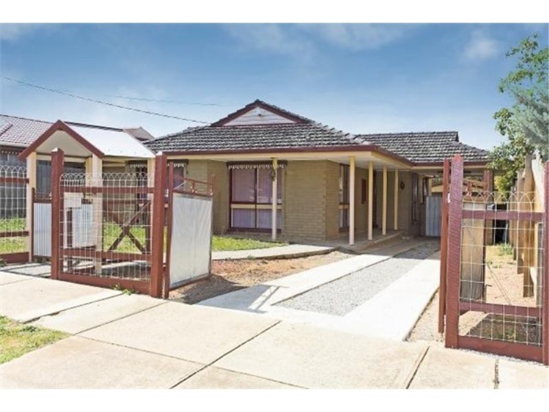 8 Arnolds Court, Melton VIC 3337