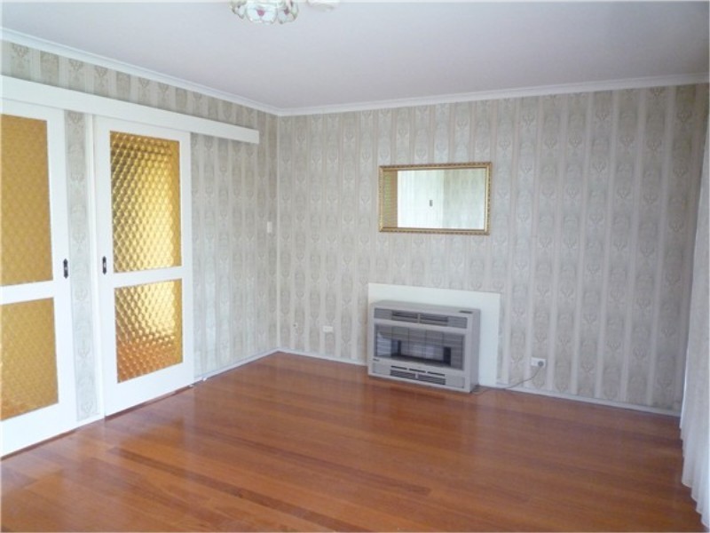 4 Moss Street, Melton South VIC 3338