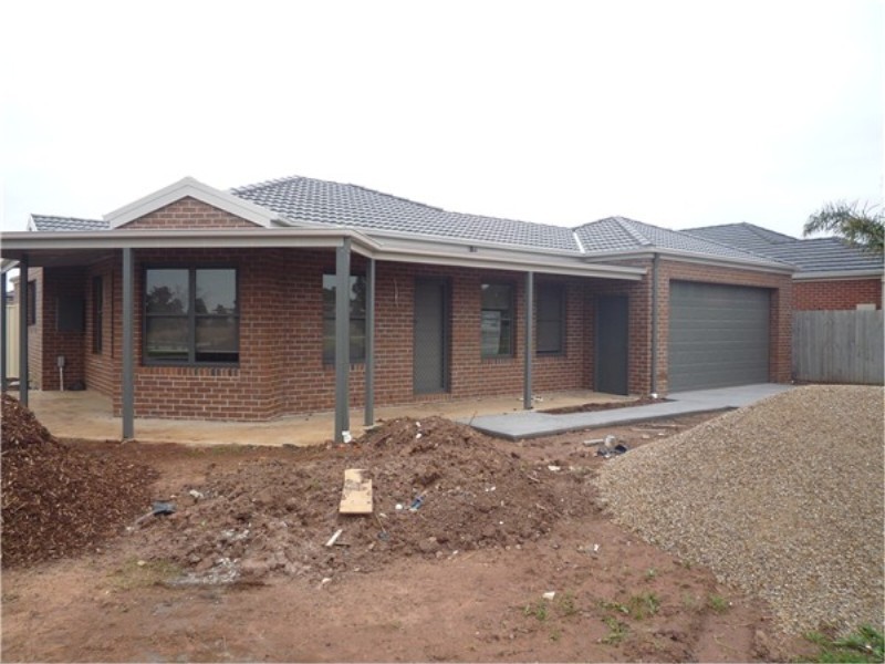 6 Ellesmere Grove, Melton West VIC 3337