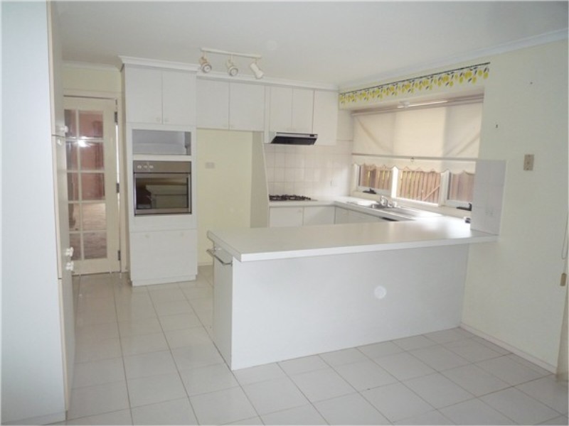 13 Trenthowan Avenue, Melton West VIC 3337