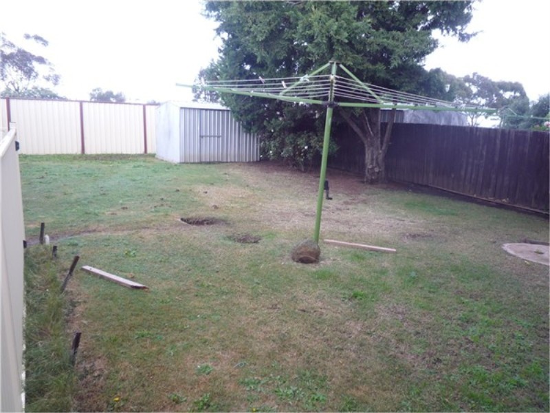 13 Trenthowan Avenue, Melton West VIC 3337