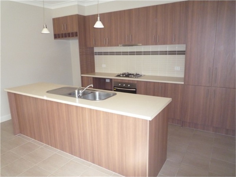 2 / 27 Faircroft Drive, Brookfield VIC 3338