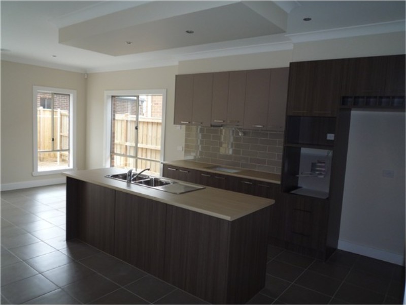 1 / 36 McBurnie Drive, Kurunjang VIC 3337