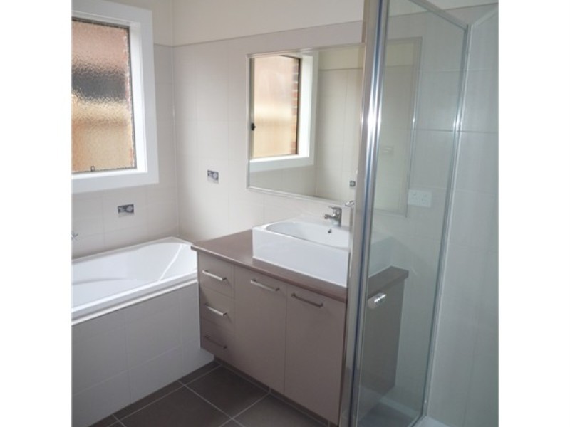 1 / 36 McBurnie Drive, Kurunjang VIC 3337