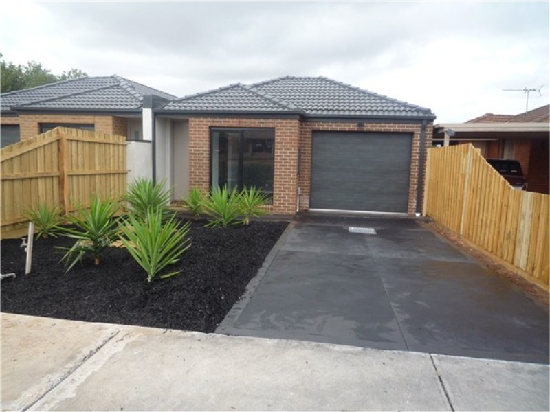 2 / 193 Centenary Avenue, Melton VIC 3337