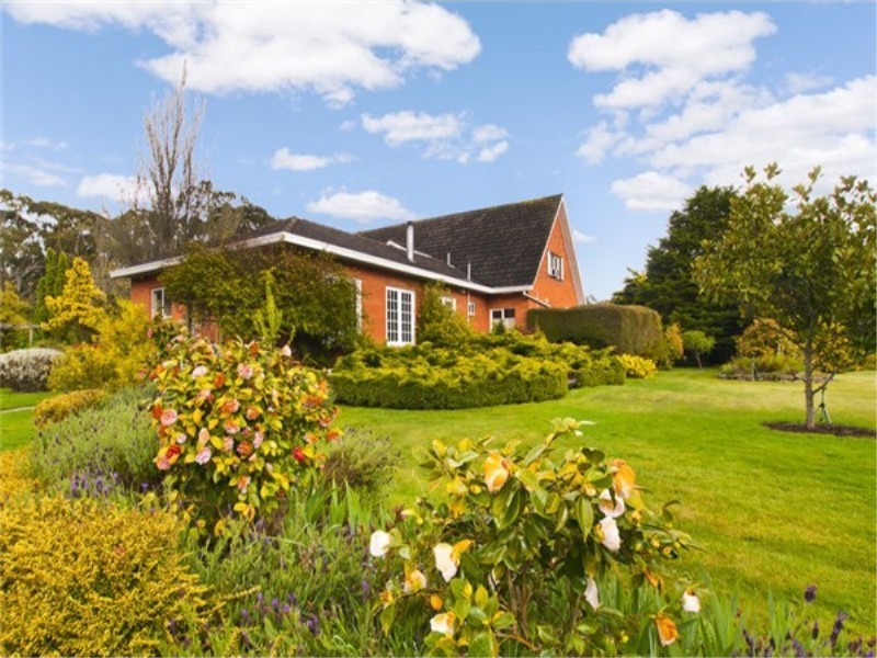 48 Black Forest Drive, Macedon VIC 3440