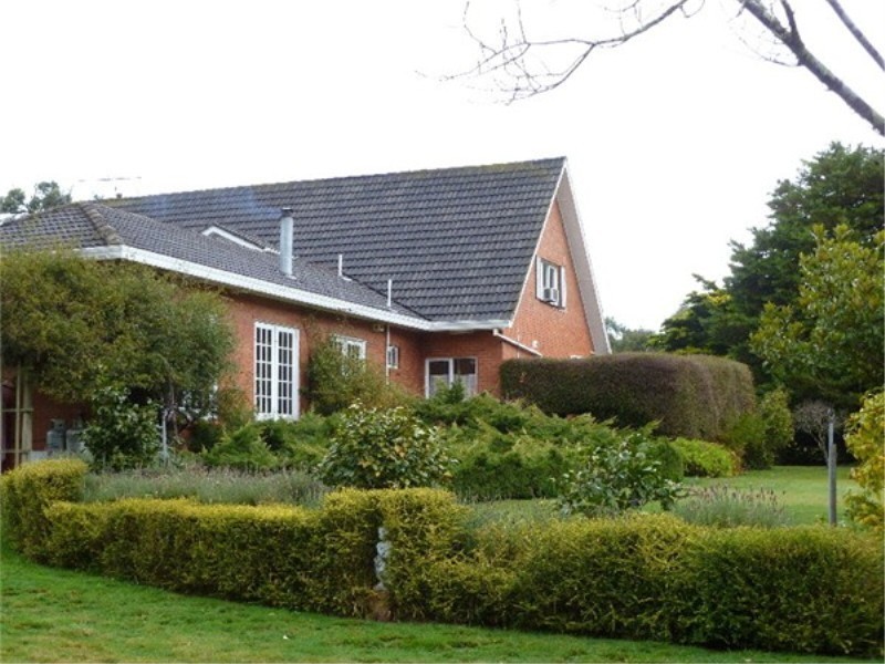 48 Black Forest Drive, Macedon VIC 3440