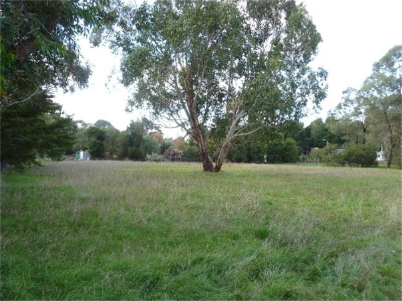 16A Regan Drive, Romsey VIC 3434