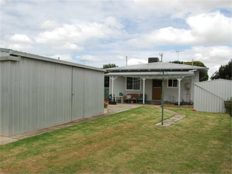 24 McFarland Street, Bacchus Marsh VIC 3340