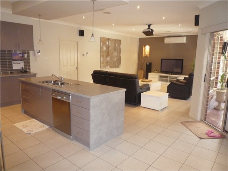 1 Alex Court, Kurunjang VIC 3337