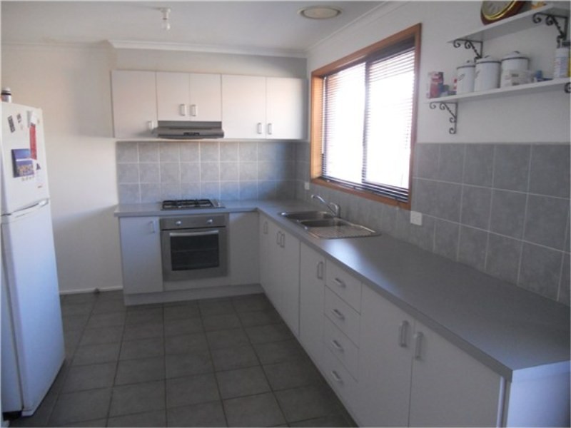 18 / 59-61 Barries Road, Melton VIC 3337