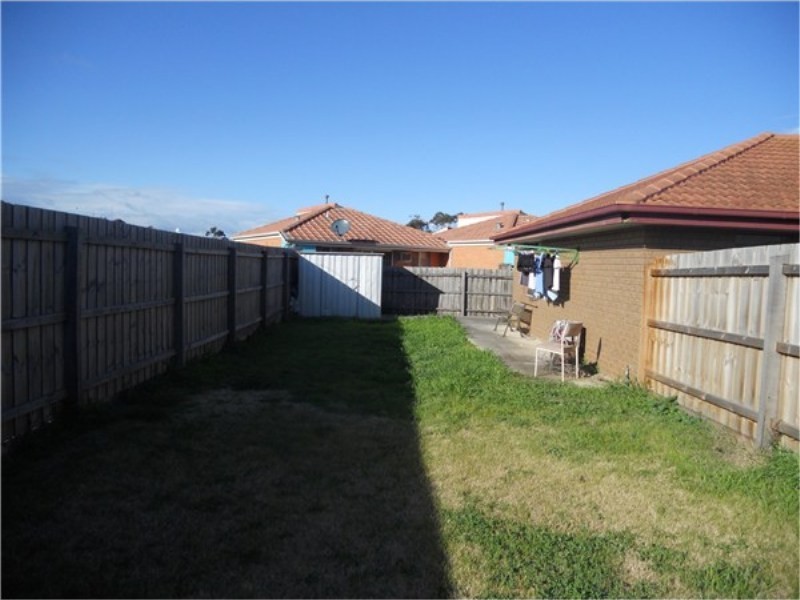 18 / 59-61 Barries Road, Melton VIC 3337