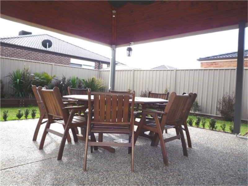 56 Barringo Way, Caroline Springs VIC 3023