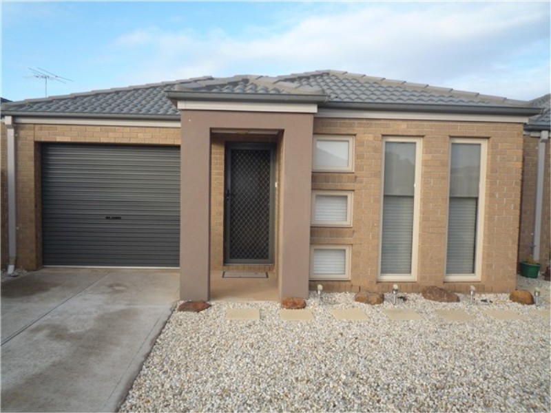 1 / 94 Dunvegan Drive, Kurunjang VIC 3337