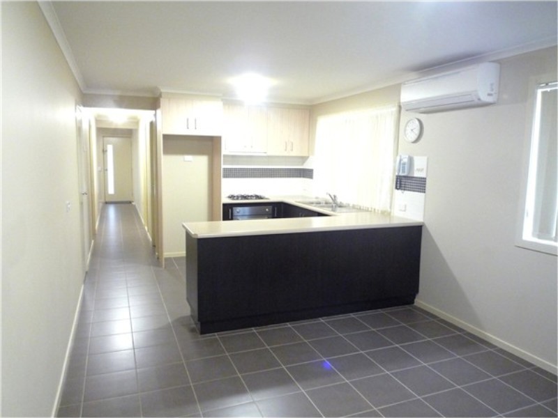 1 / 94 Dunvegan Drive, Kurunjang VIC 3337